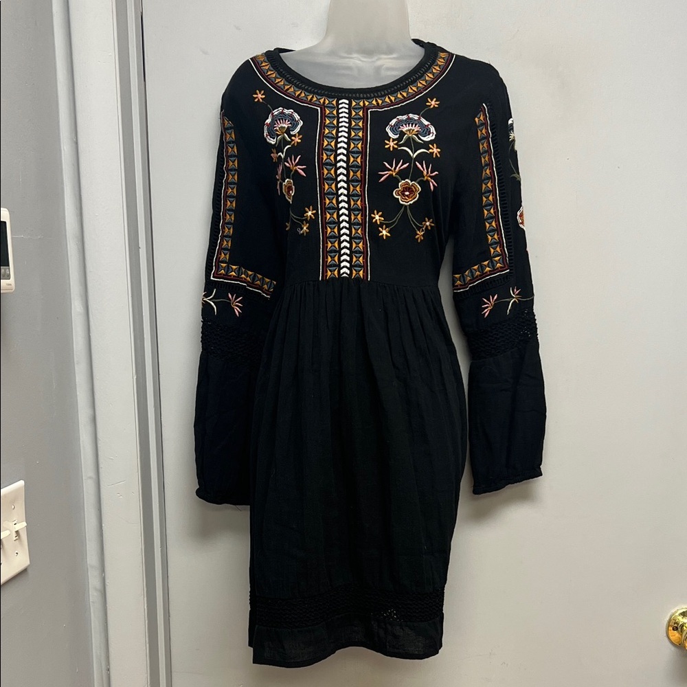 World Market Black Boho Embroidered Peasant Dress (Size L/XL)
